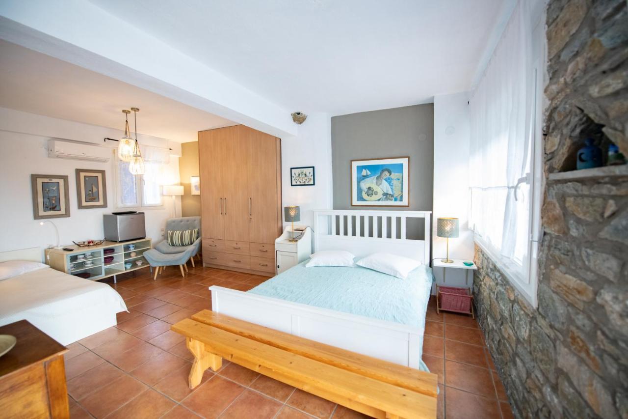 Villa Marouda Glossa Bagian luar foto