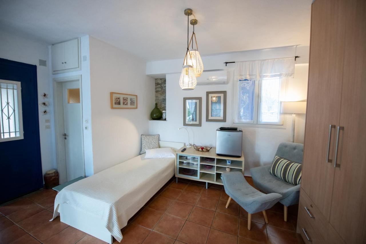 Villa Marouda Glossa Bagian luar foto