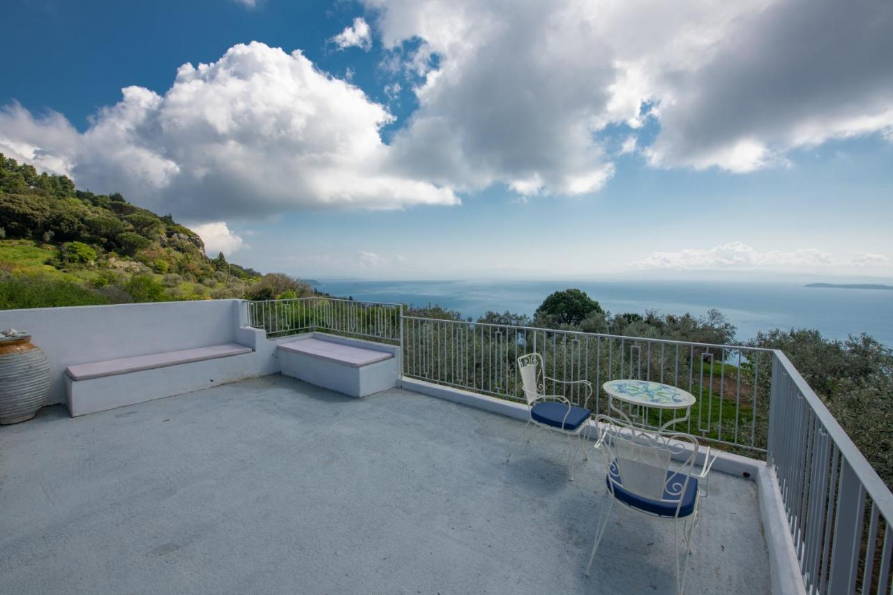 Villa Marouda Glossa Bagian luar foto