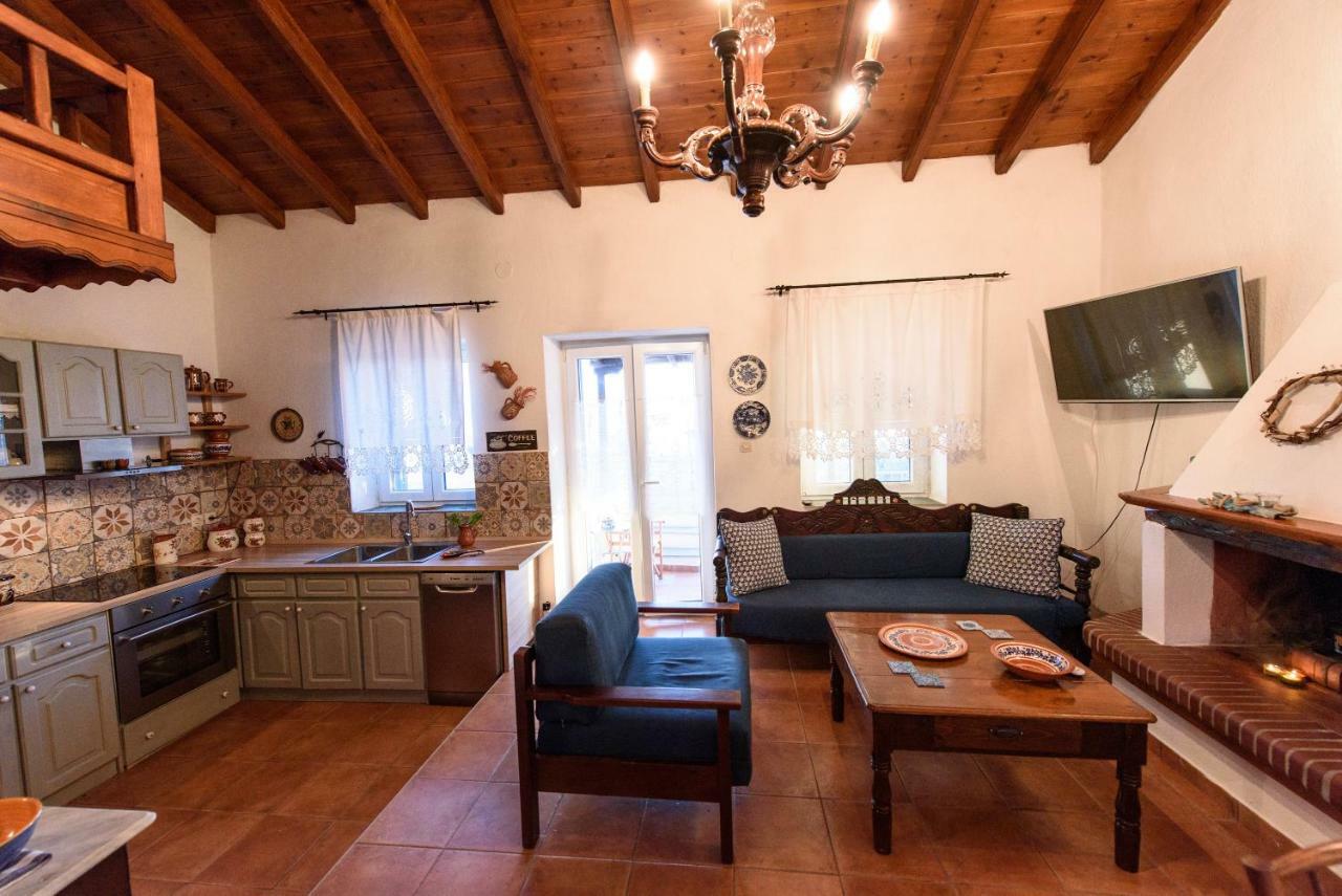 Villa Marouda Glossa Bagian luar foto